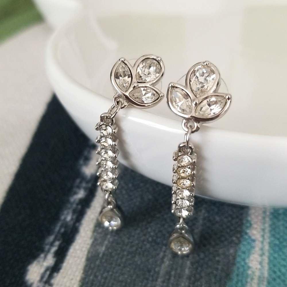 Swarovski Majestic Dew Drop Dangle Elegancy Earrings EUC